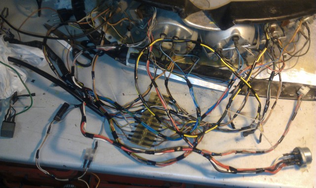 tresse,fil,cable,tebleau ,bord